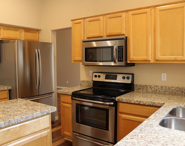 5435 W Buffalo Street - Photo Thumbnail 9