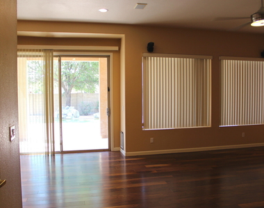 5435 W Buffalo Street - Photo Thumbnail 6