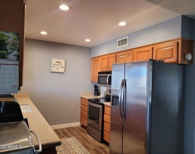9702 W Campana Drive - Photo Thumbnail 3
