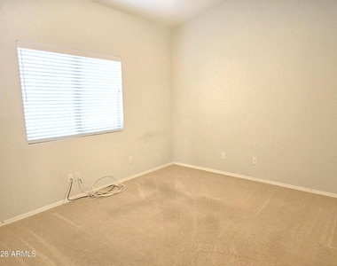 3525 W Twain Drive - Photo Thumbnail 21