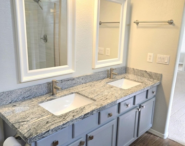 3525 W Twain Drive - Photo Thumbnail 9