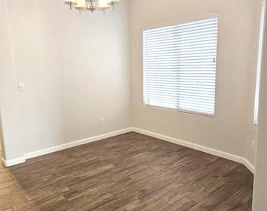 3525 W Twain Drive - Photo Thumbnail 15