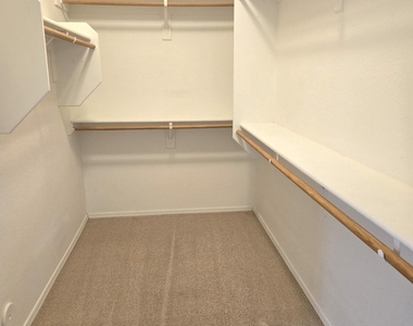 3525 W Twain Drive - Photo Thumbnail 10