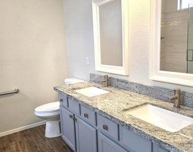 3525 W Twain Drive - Photo Thumbnail 7