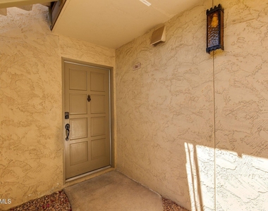 4950 N Miller Road - Photo Thumbnail 33