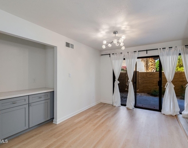 4950 N Miller Road - Photo Thumbnail 6
