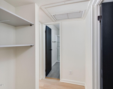 4950 N Miller Road - Photo Thumbnail 22
