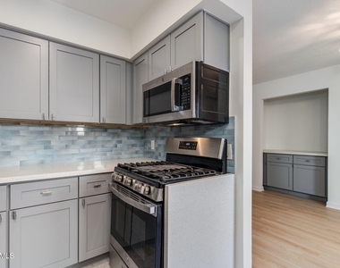 4950 N Miller Road - Photo Thumbnail 11