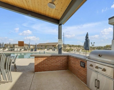 664 S Melvin Street - Photo Thumbnail 8