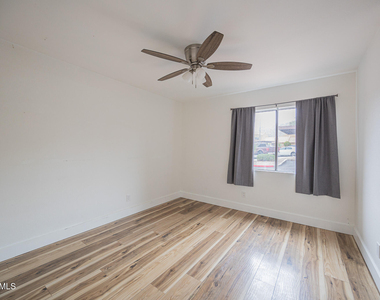 3511 E Baseline Road - Photo Thumbnail 14