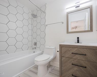 3511 E Baseline Road - Photo Thumbnail 17