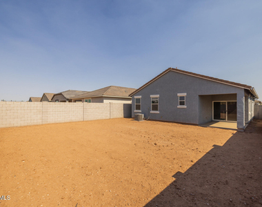 38125 W Excussare Way - Photo Thumbnail 20