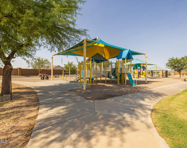 38125 W Excussare Way - Photo Thumbnail 27
