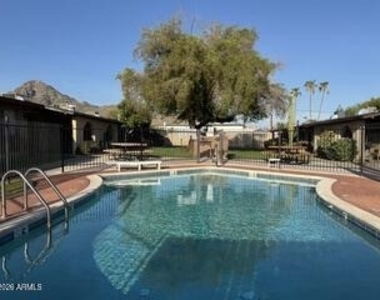 6735 N 16th Street - Photo Thumbnail 9