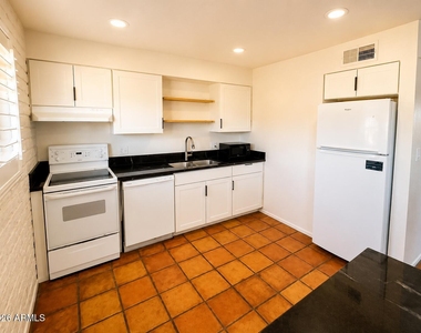 6735 N 16th Street - Photo Thumbnail 1