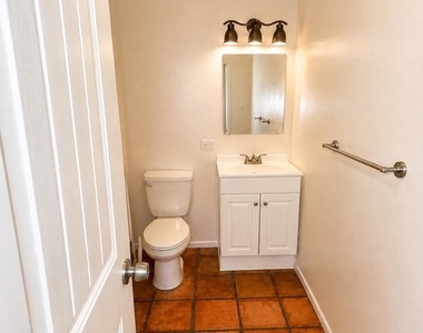 6735 N 16th Street - Photo Thumbnail 5