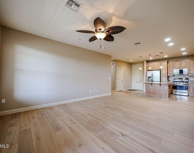 7291 N Scottsdale Road - Photo Thumbnail 12