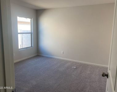 2052 E Velvet Place - Photo Thumbnail 6