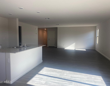 2052 E Velvet Place - Photo Thumbnail 15