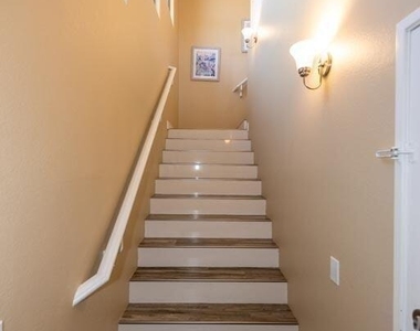 15221 N Clubgate Drive - Photo Thumbnail 12
