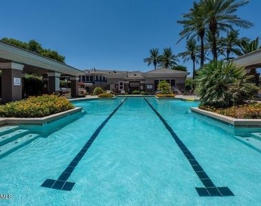 15221 N Clubgate Drive - Photo Thumbnail 16