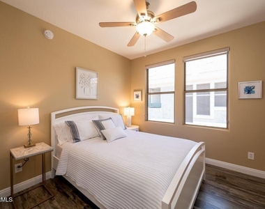 15221 N Clubgate Drive - Photo Thumbnail 10
