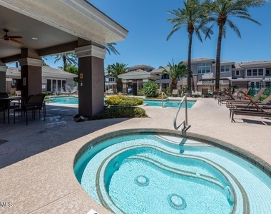 15221 N Clubgate Drive - Photo Thumbnail 17