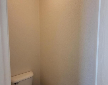 517 S 115th Drive - Photo Thumbnail 13