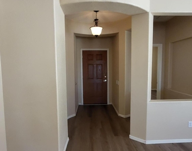 517 S 115th Drive - Photo Thumbnail 4