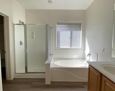 517 S 115th Drive - Photo Thumbnail 9