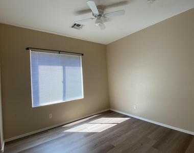 517 S 115th Drive - Photo Thumbnail 20