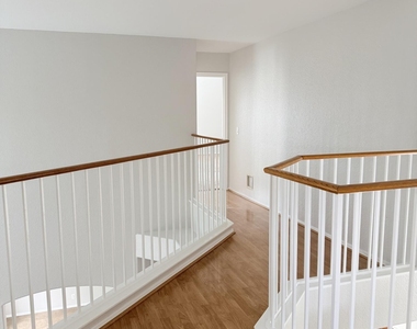 325 W Le Marche Avenue - Photo Thumbnail 9