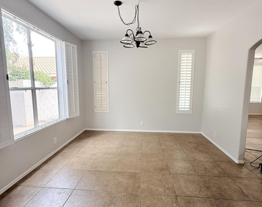 325 W Le Marche Avenue - Photo Thumbnail 6