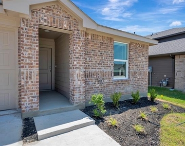 16756 Laguna Vista - Photo Thumbnail 1