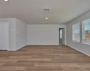 16756 Laguna Vista - Photo Thumbnail 22
