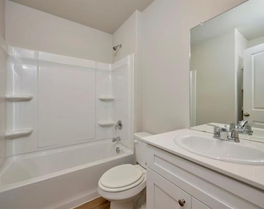 16756 Laguna Vista - Photo Thumbnail 4