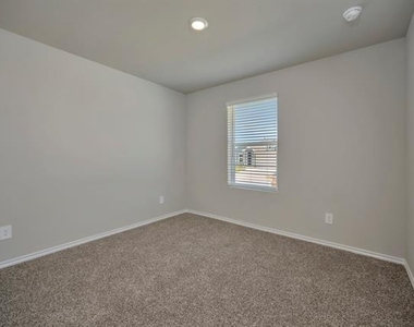 16756 Laguna Vista - Photo Thumbnail 5