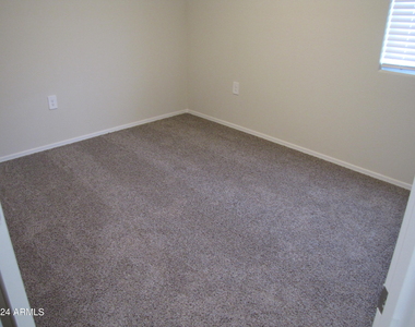 35622 W San Sisto Avenue - Photo Thumbnail 6
