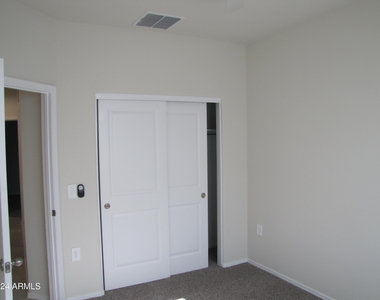 35622 W San Sisto Avenue - Photo Thumbnail 4