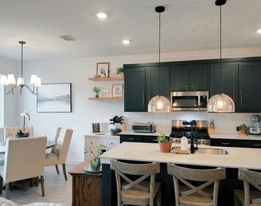 319 Sedalia Trail - Photo Thumbnail 8
