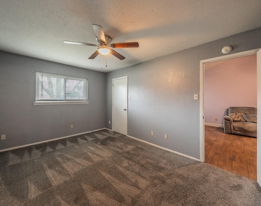 5003 Maryanna Way - Photo Thumbnail 7