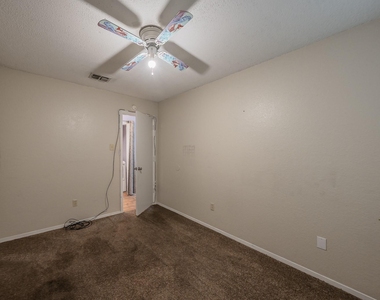 5003 Maryanna Way - Photo Thumbnail 24