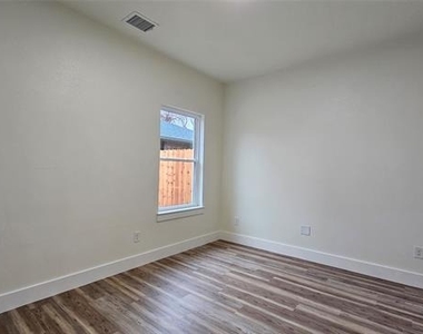 1700 Kendolph - Photo Thumbnail 9