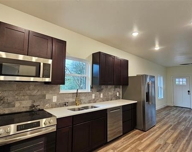 1700 Kendolph - Photo Thumbnail 6