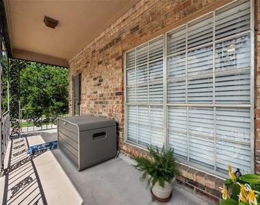 4349 Bellaire Drive S - Photo Thumbnail 2