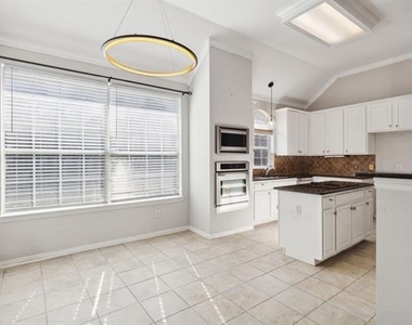 8012 Greenwood Drive - Photo Thumbnail 13