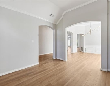 8012 Greenwood Drive - Photo Thumbnail 4