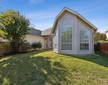 8012 Greenwood Drive - Photo Thumbnail 26