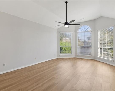 8012 Greenwood Drive - Photo Thumbnail 14