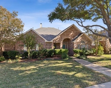 8012 Greenwood Drive - Photo Thumbnail 1